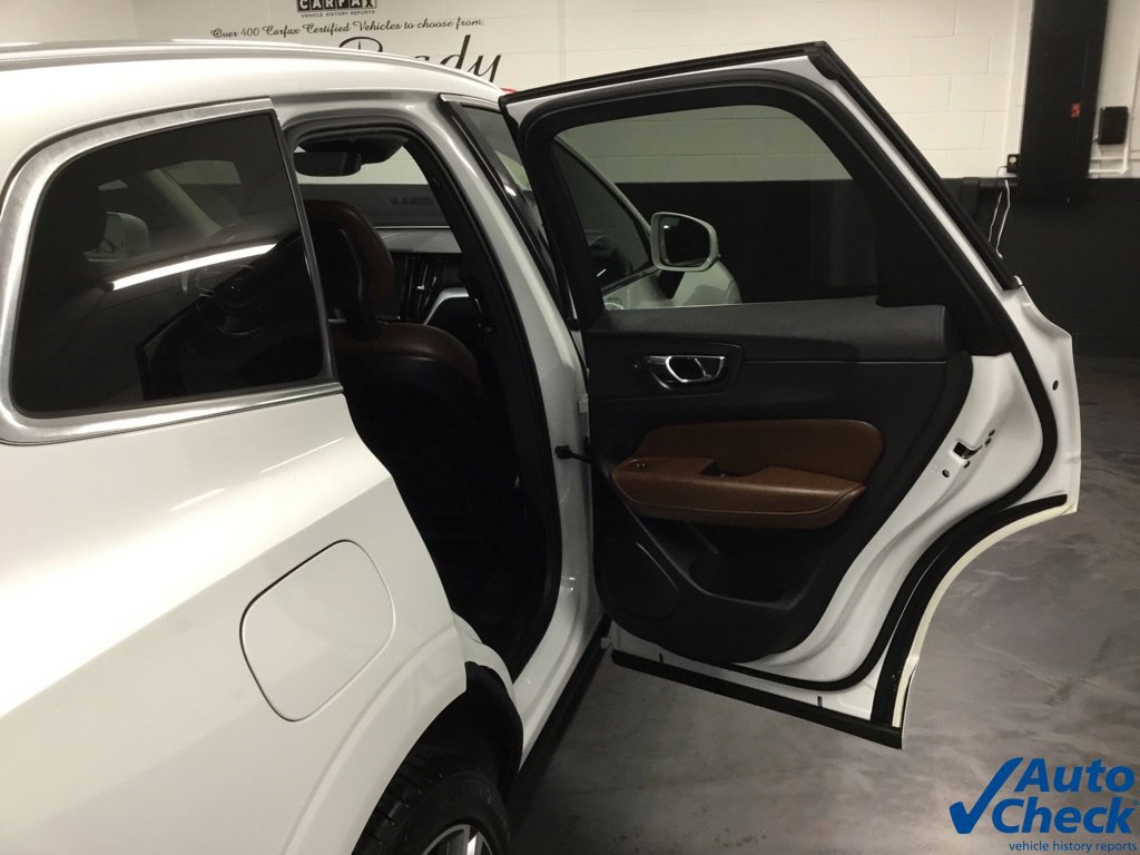 Used 2018 Volvo XC60 T5 Momentum w/ Vision Package AWD/4WD image 34