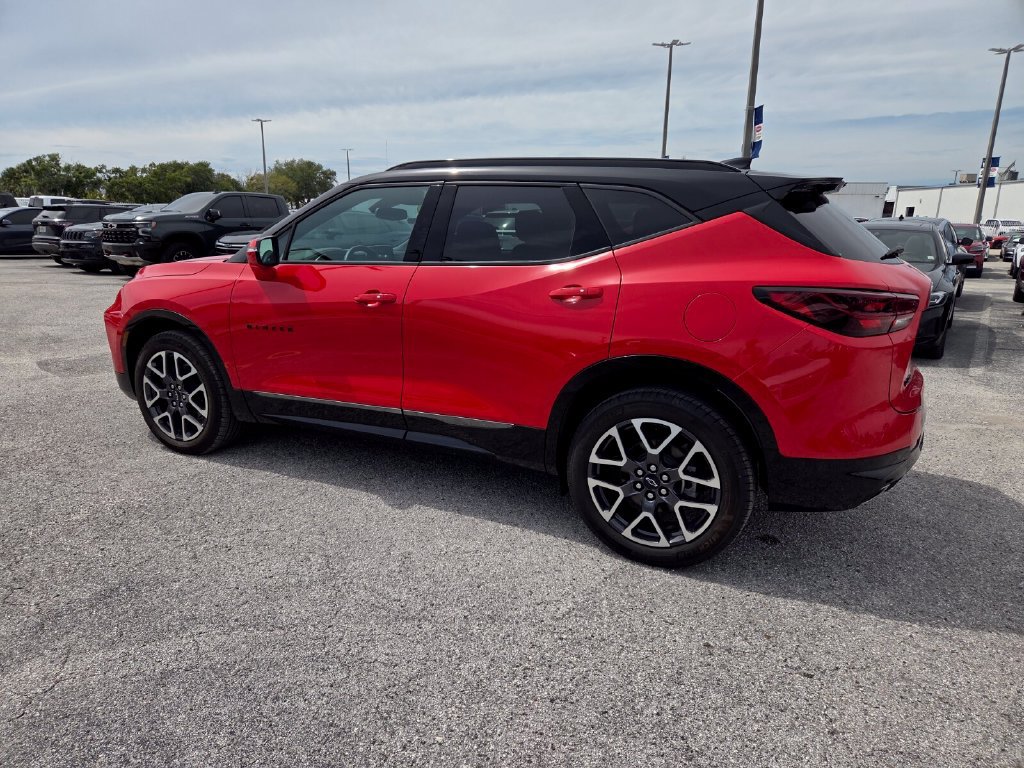 Used 2024 Chevrolet Blazer RS w/ Enhanced Convenience Package FWD image 11