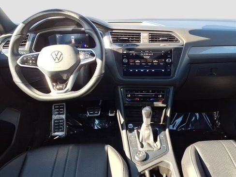Used 2023 Volkswagen Tiguan SE R-Line image 13