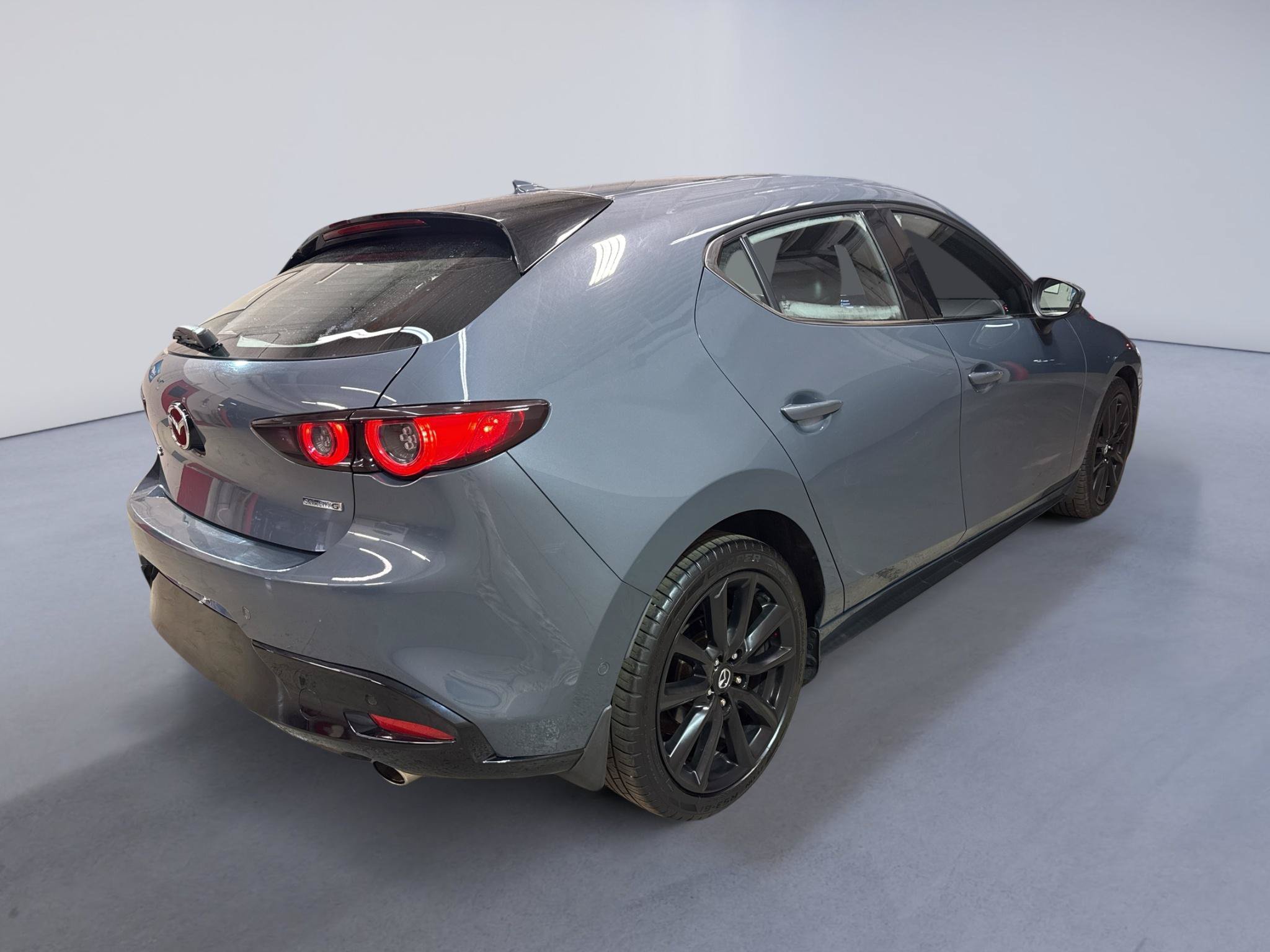 Used 2019 MAZDA MAZDA3 Hatchback w/ Preferred Package FWD image 8