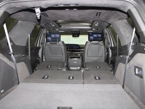 Certified 2024 Cadillac Escalade Sport Platinum w/ LPO, ONYX Package AWD/4WD image 34