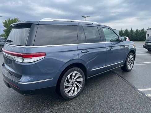 Used 2022 Lincoln Navigator Reserve AWD/4WD image 4
