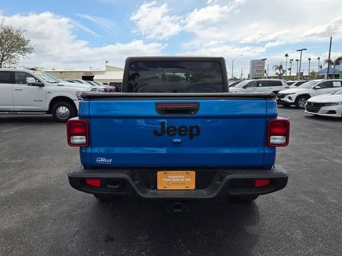 Certified 2023 Jeep Gladiator Sport image 9