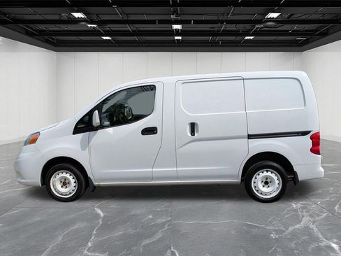 Used 2019 Nissan NV200 SV w/ Navigation Package FWD image 2