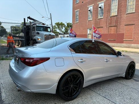 Used 2018 INFINITI Q50 Luxe w/ Essential Package (3.0T Luxe) AWD/4WD image 8
