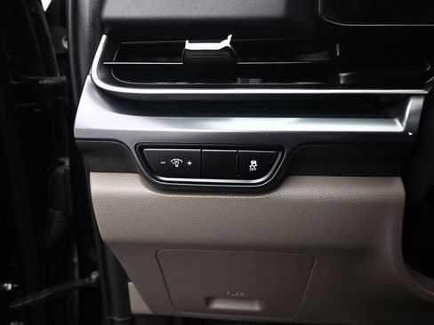Used 2026 Kia Carnival FWD image 13