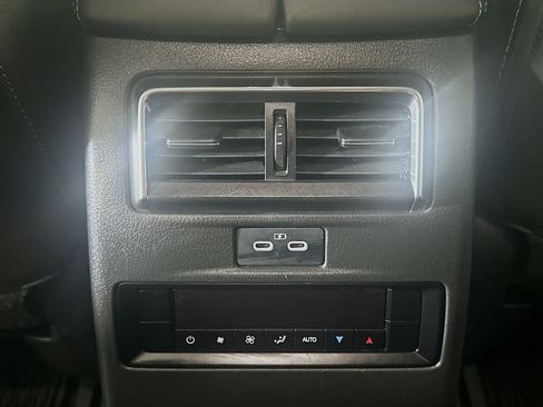 Used 2024 MAZDA CX-90 Plug-In Hybrid w/ Preferred image 29