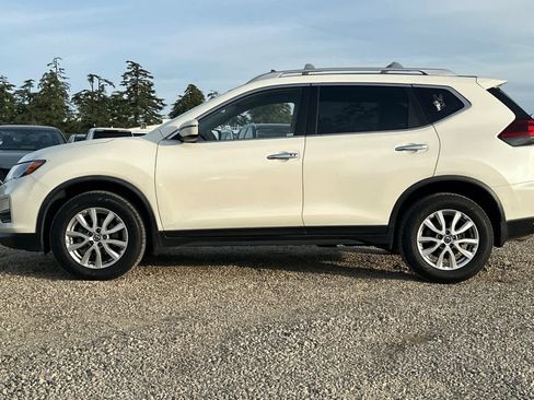 Certified 2020 Nissan Rogue SV image 6