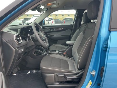 Used 2025 Chevrolet TrailBlazer LT image 12