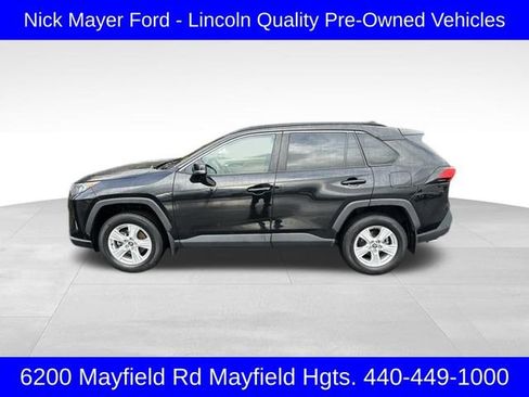 Used 2021 Toyota RAV4 XLE w/ Convenience Package image 4