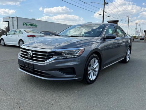 Used 2020 Volkswagen Passat 2.0T SE image 3