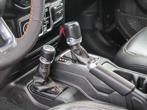 Used 2023 Jeep Gladiator Overland image 20