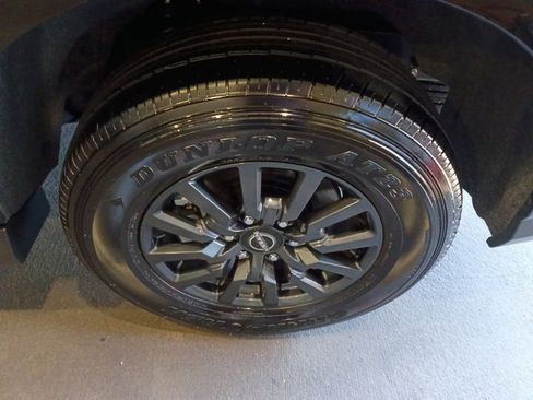 Used 2025 Nissan Armada SV RWD image 22
