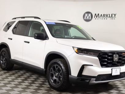Certified 2025 Honda Pilot TrailSport