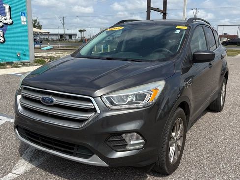 Used 2017 Ford Escape SE w/ Equipment Group 201A image 7