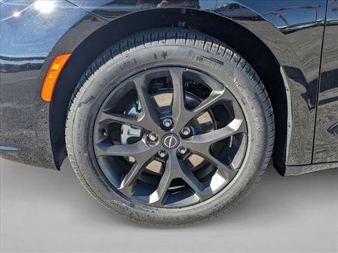 New 2026 Chrysler Pacifica Select image 10