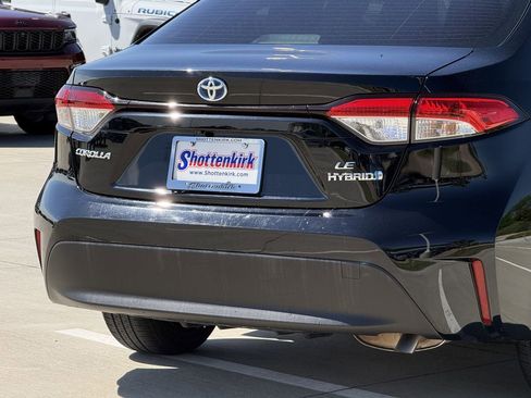 Used 2023 Toyota Corolla LE FWD image 6