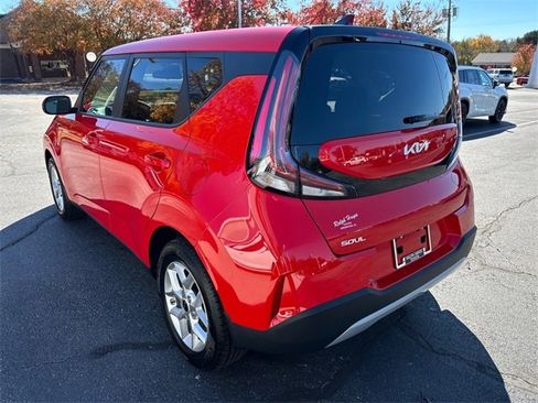 Used 2023 Kia Soul LX w/ LX Technology Package image 5