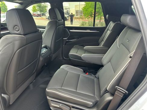New 2026 Cadillac Escalade Luxury w/ LPO, Floor Liner Package AWD/4WD image 39