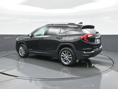 Used 2023 GMC Terrain SLT AWD/4WD image 5
