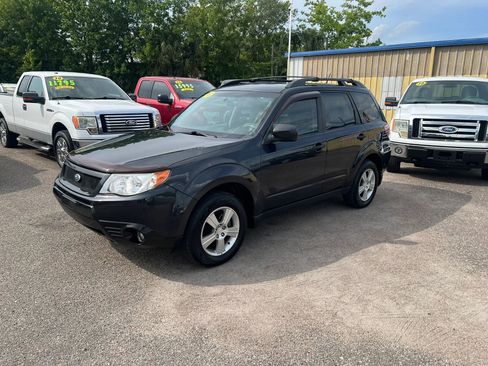 Used 2013 Subaru Forester 2.5X AWD/4WD image 2
