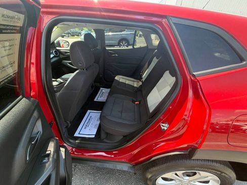 Used 2026 Chevrolet Trax LS FWD image 17