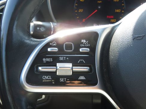 Used 2021 Mercedes-Benz GLC 300 4MATIC image 22