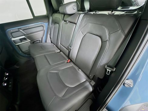 Used 2024 Land Rover Defender 110 S image 26