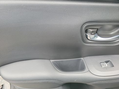 Certified 2024 Honda HR-V EX-L image 16