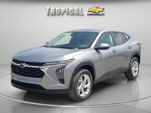 New 2026 Chevrolet Trax LS w/ LS Convenience Package FWD image 1