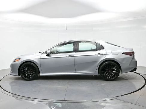 Used 2022 Toyota Camry LE image 4