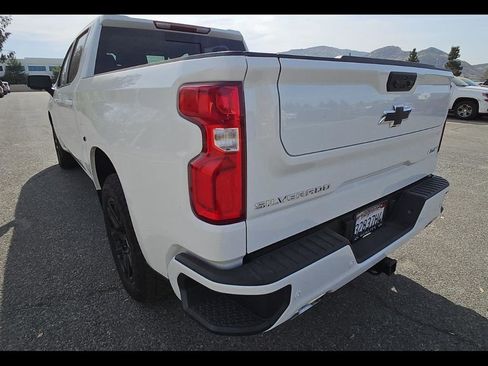 Used 2025 Chevrolet Silverado 1500 RST AWD/4WD image 7
