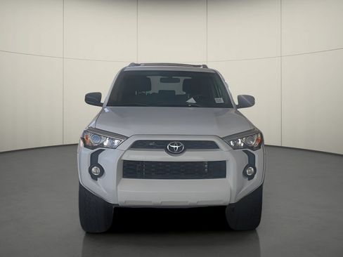 Used 2016 Toyota 4Runner SR5 AWD/4WD image 2