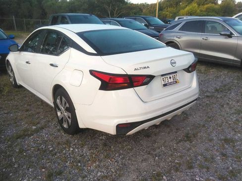 Used 2024 Nissan Altima 2.5 S FWD image 2