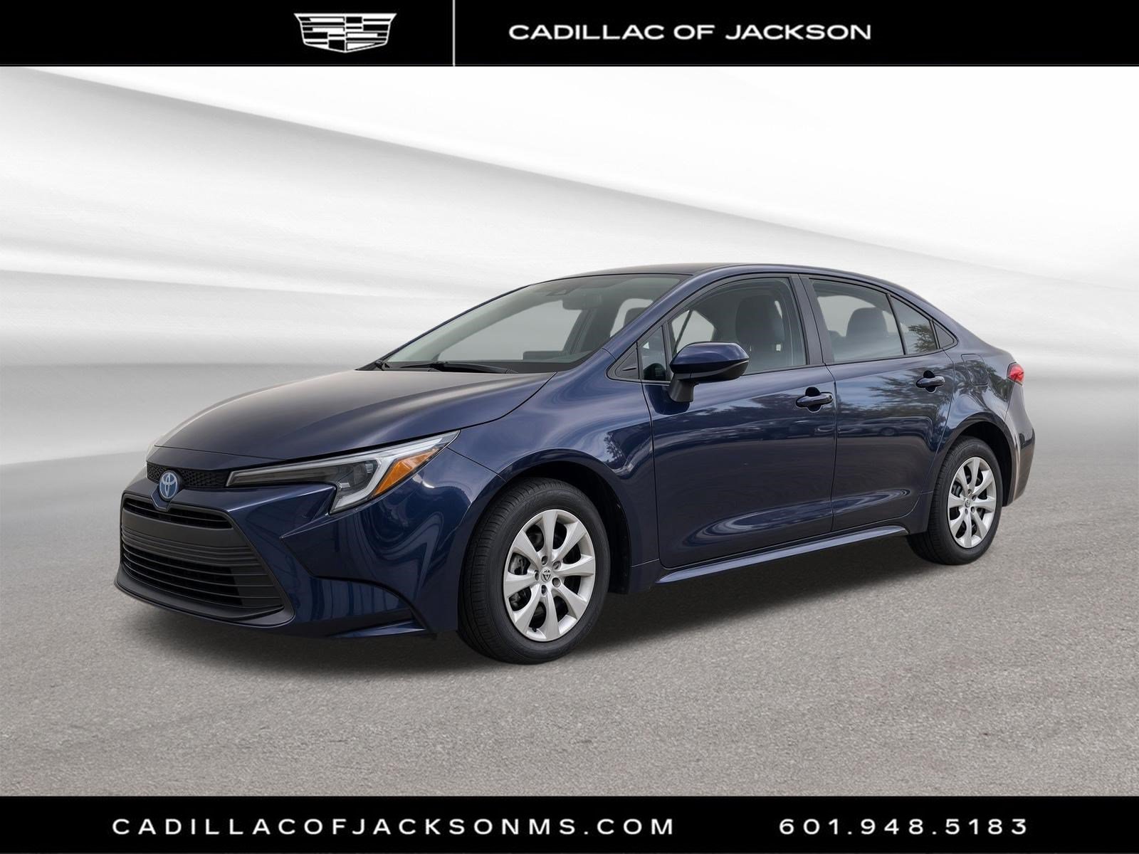 Used 2023 Toyota Corolla LE FWD image 5