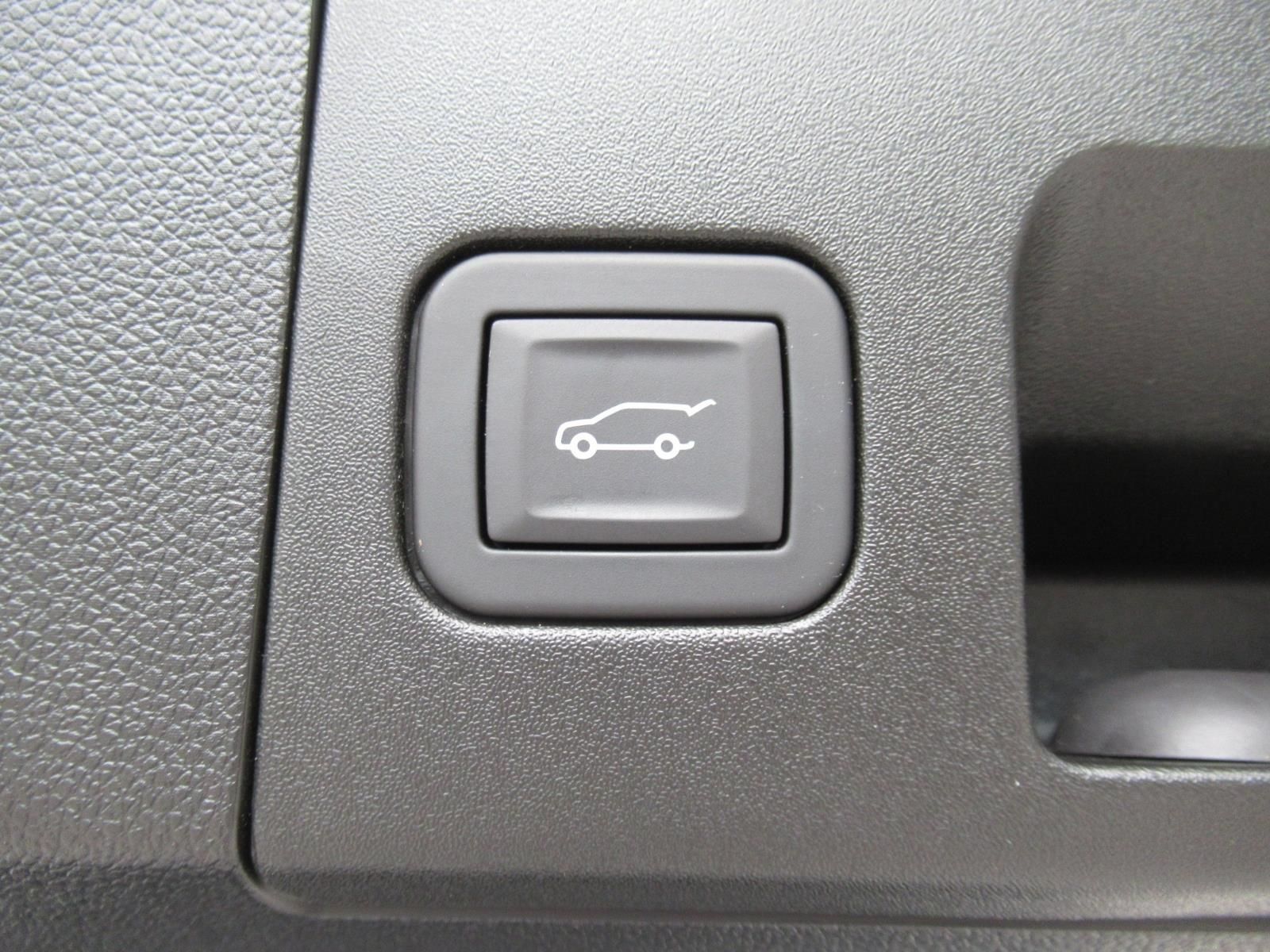 Certified 2025 Cadillac XT4 Sport AWD/4WD image 38