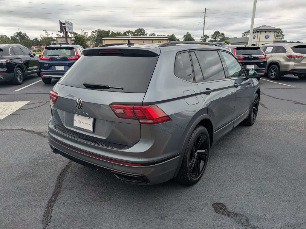 Certified 2024 Volkswagen Tiguan SE R-Line FWD image 5