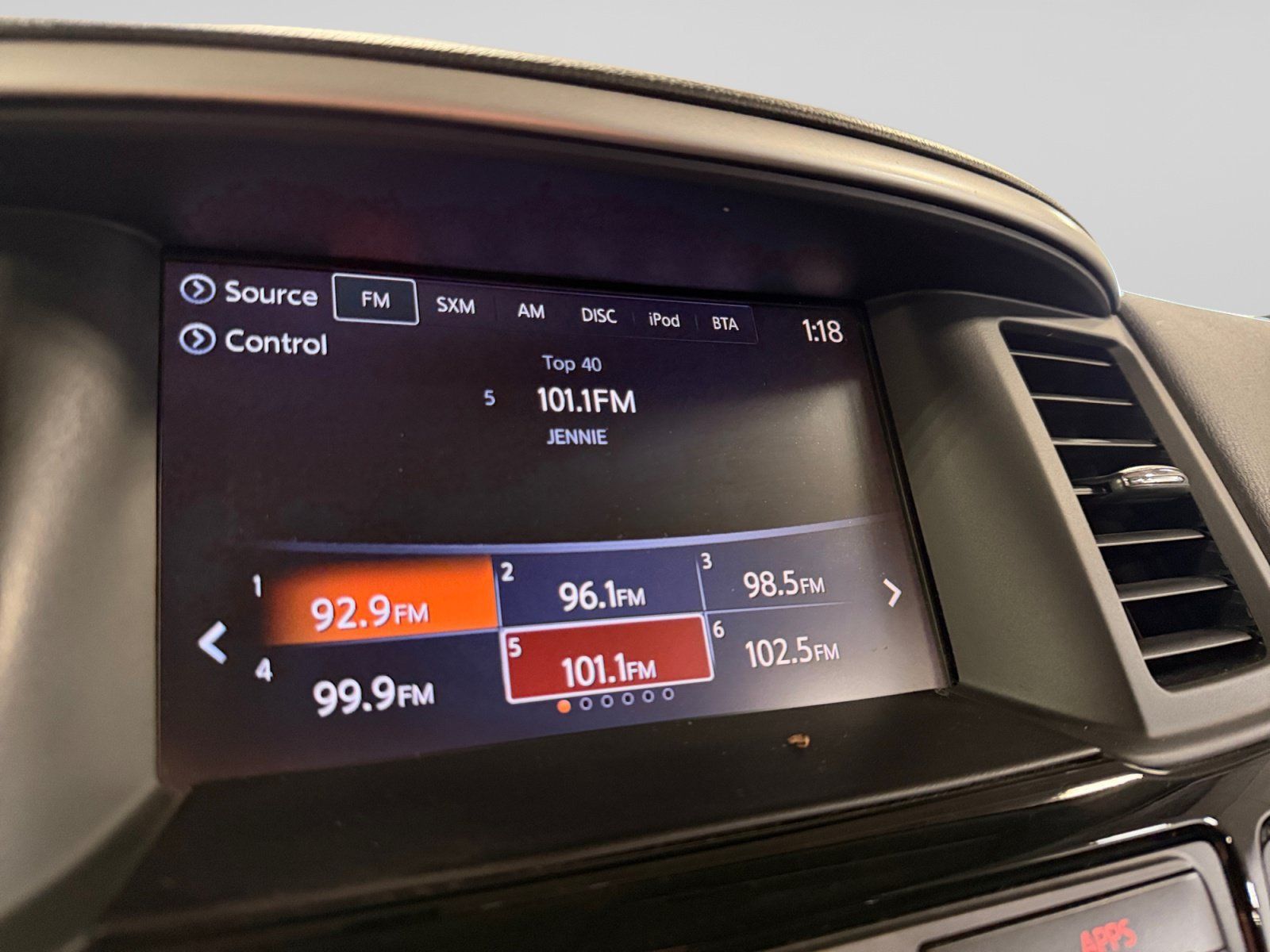 Used 2018 Nissan Pathfinder S AWD/4WD image 29