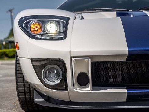 Used 2005 Ford GT image 11