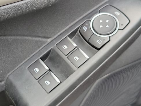 Used 2022 Ford Escape SE w/ SE Sport Appearance Package FWD image 19