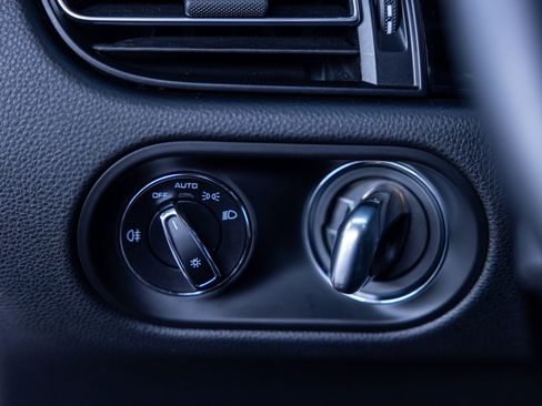 Certified 2024 Porsche Macan S AWD/4WD image 48