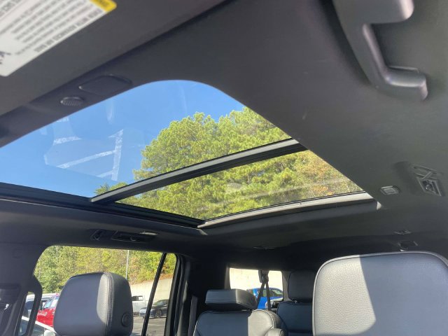 Used 2022 GMC Yukon XL Denali w/ Denali Premium Package AWD/4WD image 21
