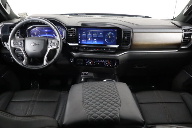 Used 2024 Chevrolet Silverado 1500 High Country w/ Midnight Edition AWD/4WD image 13