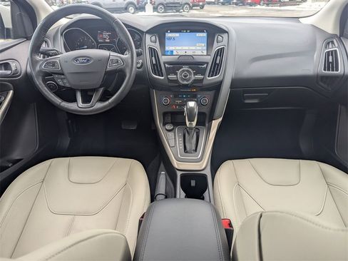 Used 2017 Ford Focus Titanium image 24
