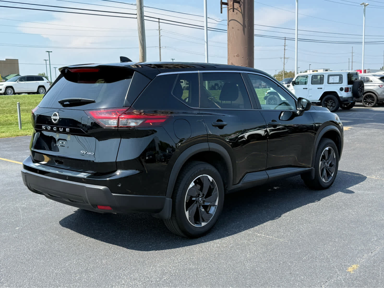 Used 2024 Nissan Rogue SV AWD/4WD image 7