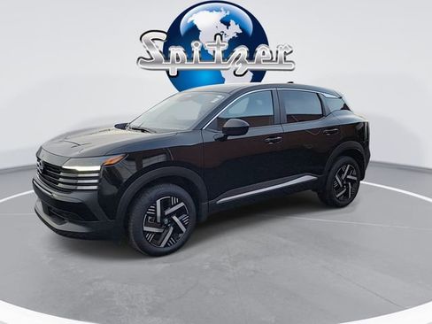 Used 2025 Nissan Kicks SV image 4