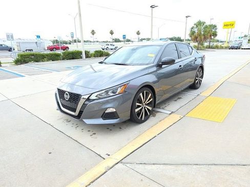 Used 2020 Nissan Altima 2.5 SR w/ Premium Package FWD image 8
