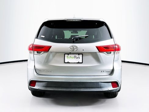 Used 2019 Toyota Highlander Plus AWD/4WD image 7