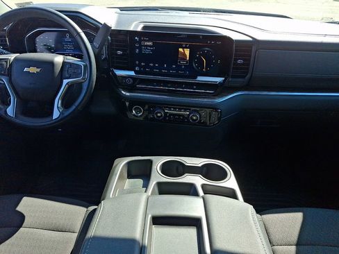 Used 2023 Chevrolet Silverado 1500 LT AWD/4WD image 16