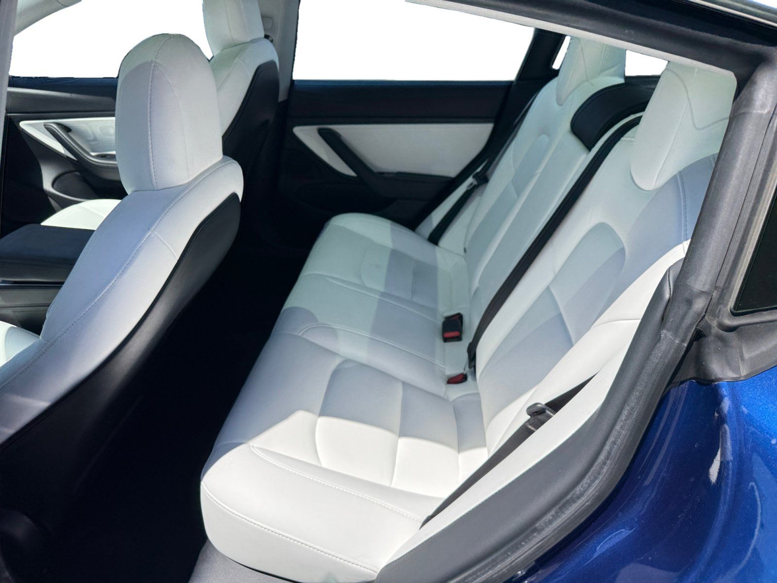 Used 2020 Tesla Model 3 Standard Range Plus RWD image 16